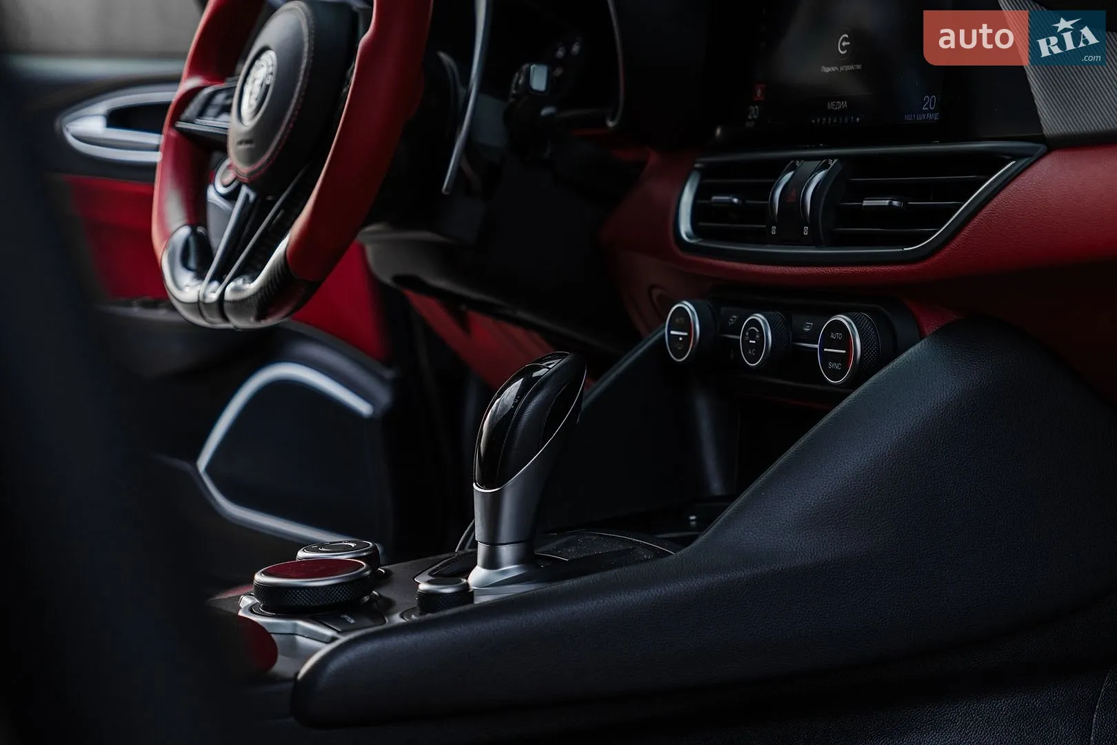 2017 Alfa Romeo Giulia - мініатюра 26