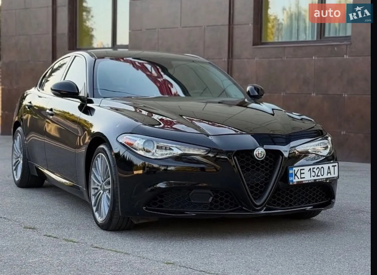 2017 Alfa Romeo Giulia - мініатюра 2