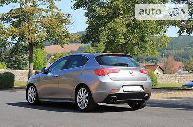 Хэтчбек Alfa Romeo Giulietta 2010 в Киеве