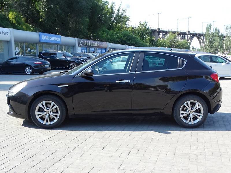 Хетчбек Alfa Romeo Giulietta 2012 в Дніпрі