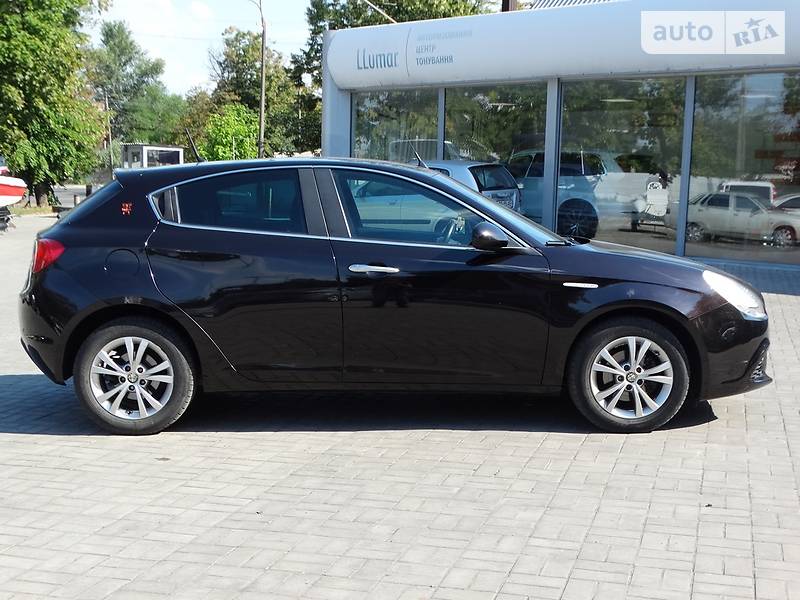 Хетчбек Alfa Romeo Giulietta 2012 в Дніпрі