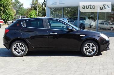 Хэтчбек Alfa Romeo Giulietta 2012 в 