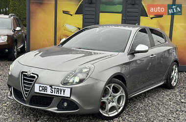 Хэтчбек Alfa Romeo Giulietta 2010 в 
