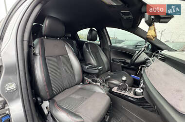 Хэтчбек Alfa Romeo Giulietta 2010 в 