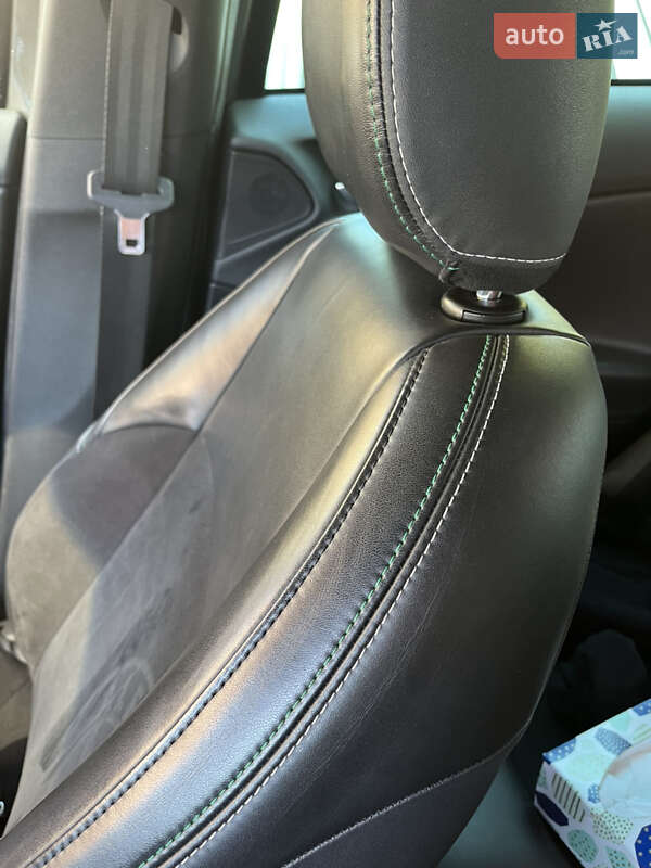 Хэтчбек Alfa Romeo Giulietta 2015 в Киеве