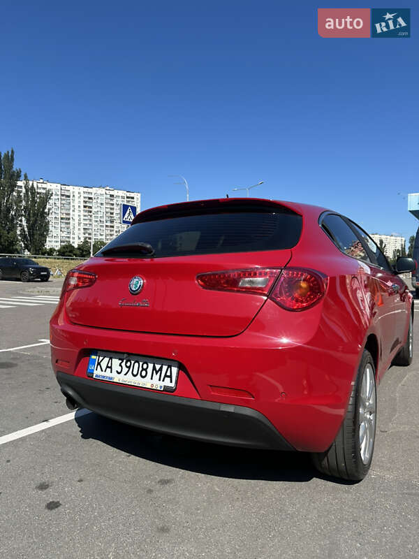 Хэтчбек Alfa Romeo Giulietta 2012 в Киеве
