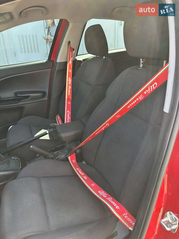 Хэтчбек Alfa Romeo Giulietta 2012 в Киеве