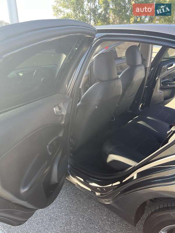 Хетчбек Alfa Romeo Giulietta 2012 в Києві фото 12 Хетчбек Alfa Romeo Giulietta 2012 в Києві