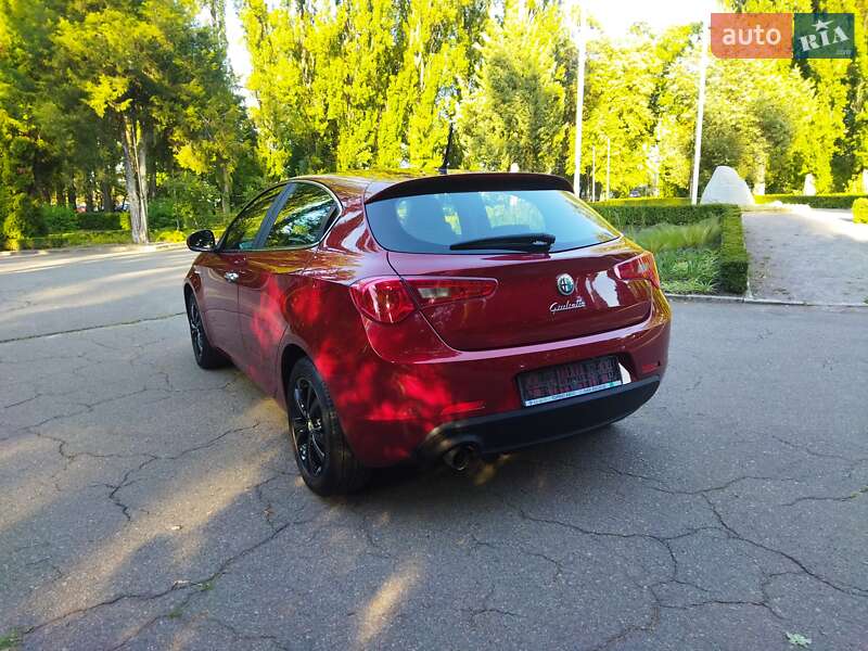 Хэтчбек Alfa Romeo Giulietta 2012 в Киеве