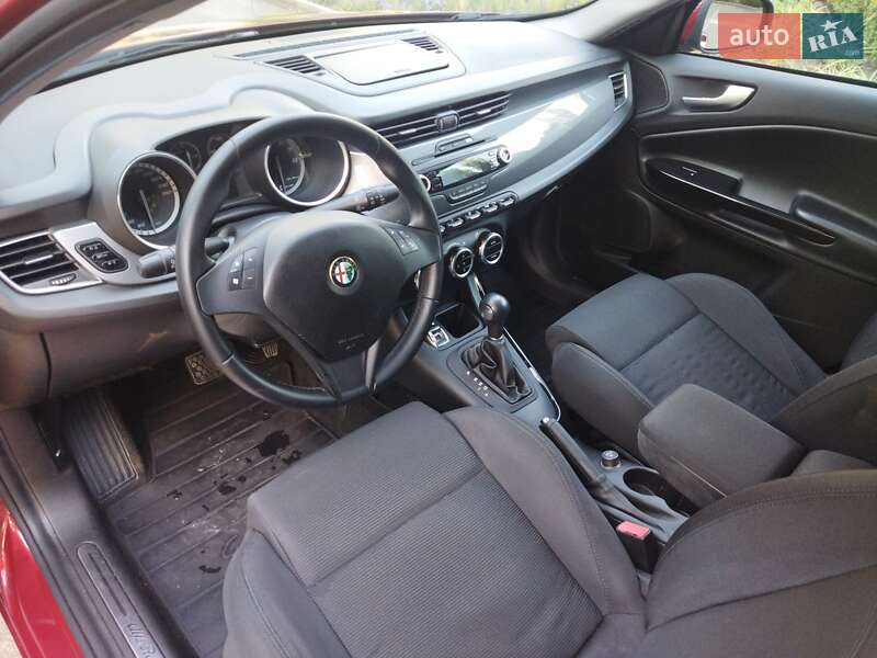 Хэтчбек Alfa Romeo Giulietta 2012 в Киеве