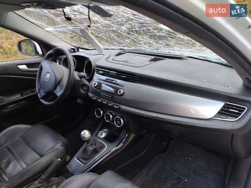 Хэтчбек Alfa Romeo Giulietta 2010 в Ровно фото 3 Хэтчбек Alfa Romeo Giulietta 2010 в Ровно
