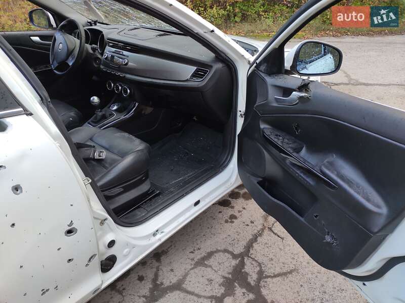 Хэтчбек Alfa Romeo Giulietta 2010 в Ровно фото 20 Хэтчбек Alfa Romeo Giulietta 2010 в Ровно