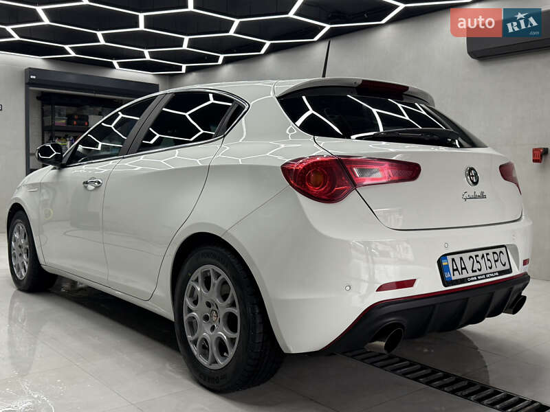 Хэтчбек Alfa Romeo Giulietta 2014 в Днепре фото 4 Хэтчбек Alfa Romeo Giulietta 2014 в Днепре