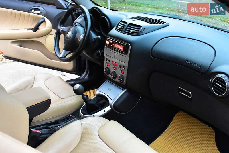 Купе Alfa Romeo GT 2005 в Киеве фото 16 Купе Alfa Romeo GT 2005 в Киеве