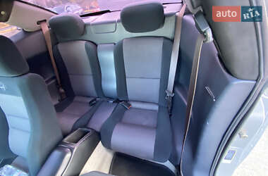 Купе Alfa Romeo GTV 2001 в 