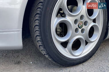 Купе Alfa Romeo GTV 2001 в 