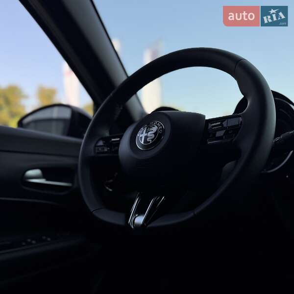 Внедорожник / Кроссовер Alfa Romeo Junior 2025 в Львове