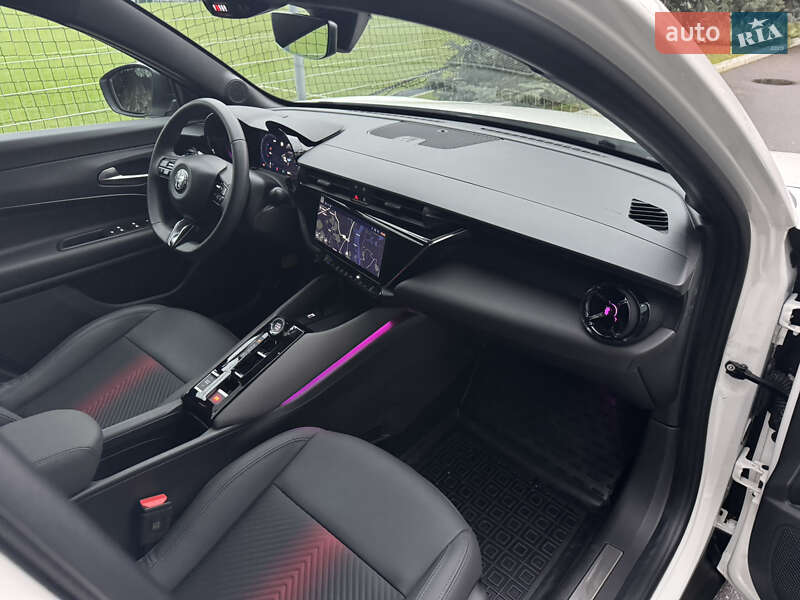 Внедорожник / Кроссовер Alfa Romeo Junior 2025 в Киеве