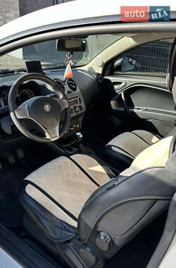 Хэтчбек Alfa Romeo MiTo 2011 в 