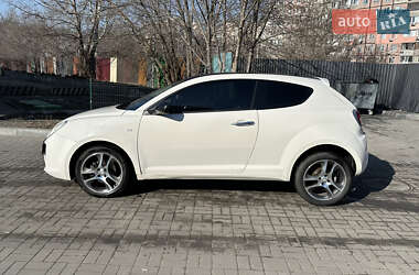 Хэтчбек Alfa Romeo MiTo 2011 в 