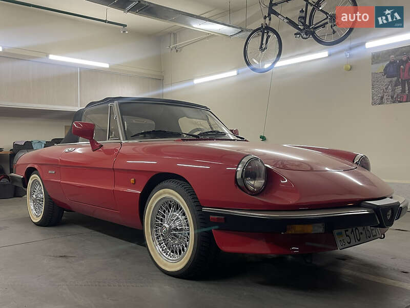 Кабриолет Alfa Romeo Spider 1987 в Киеве