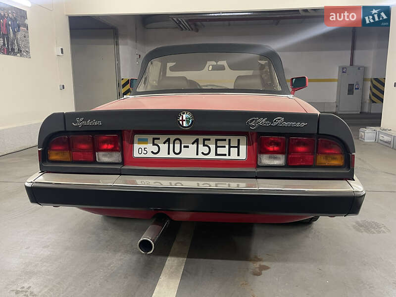 Кабриолет Alfa Romeo Spider 1987 в Киеве