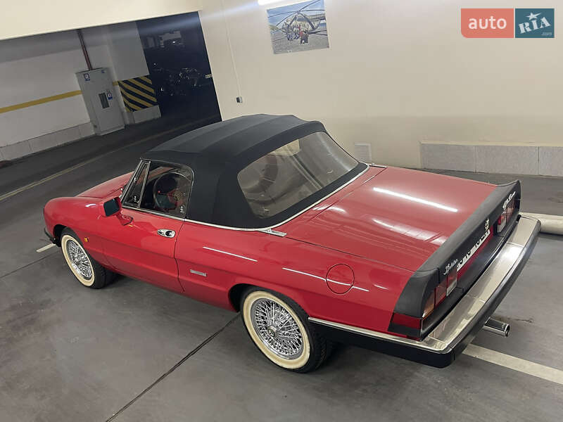 Кабриолет Alfa Romeo Spider 1987 в Киеве