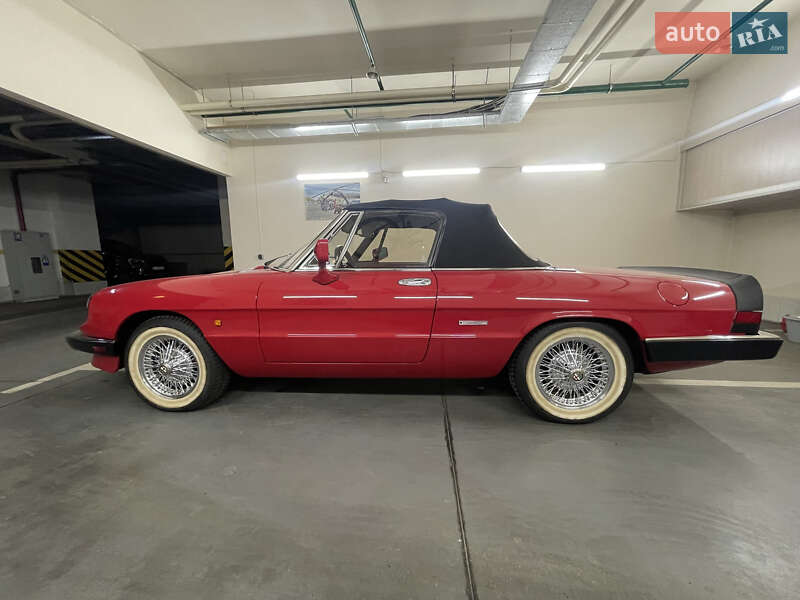 Кабриолет Alfa Romeo Spider 1987 в Киеве