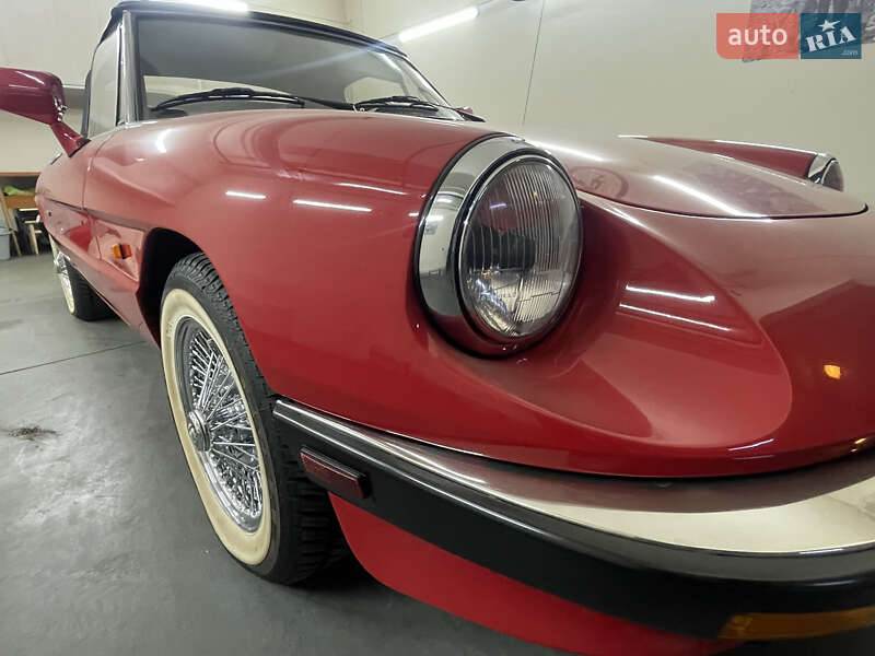 Кабриолет Alfa Romeo Spider 1987 в Киеве
