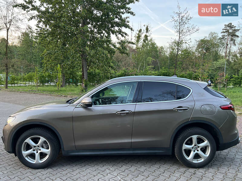 Внедорожник / Кроссовер Alfa Romeo Stelvio 2018 в 