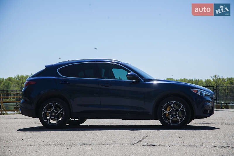 Внедорожник / Кроссовер Alfa Romeo Stelvio 2017 в Кременчуге