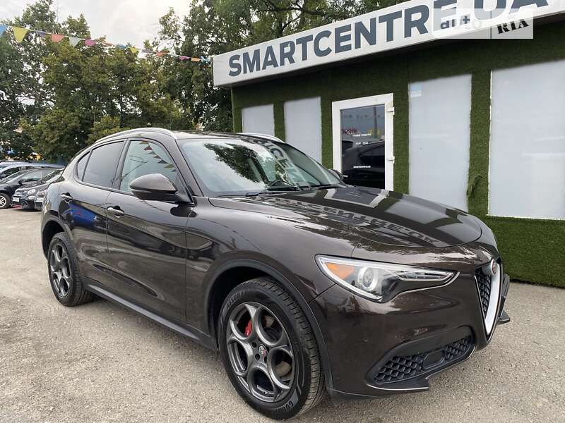 Alfa Romeo Stelvio 2017