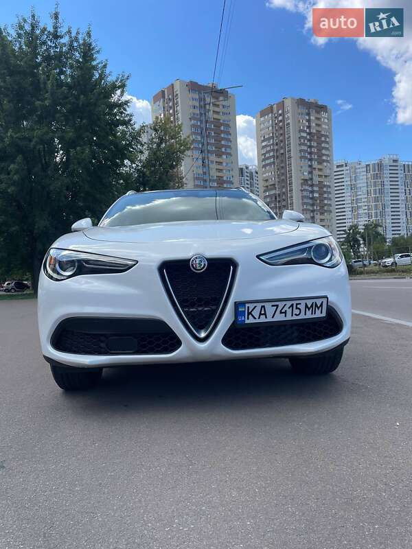 Alfa Romeo Stelvio 2021