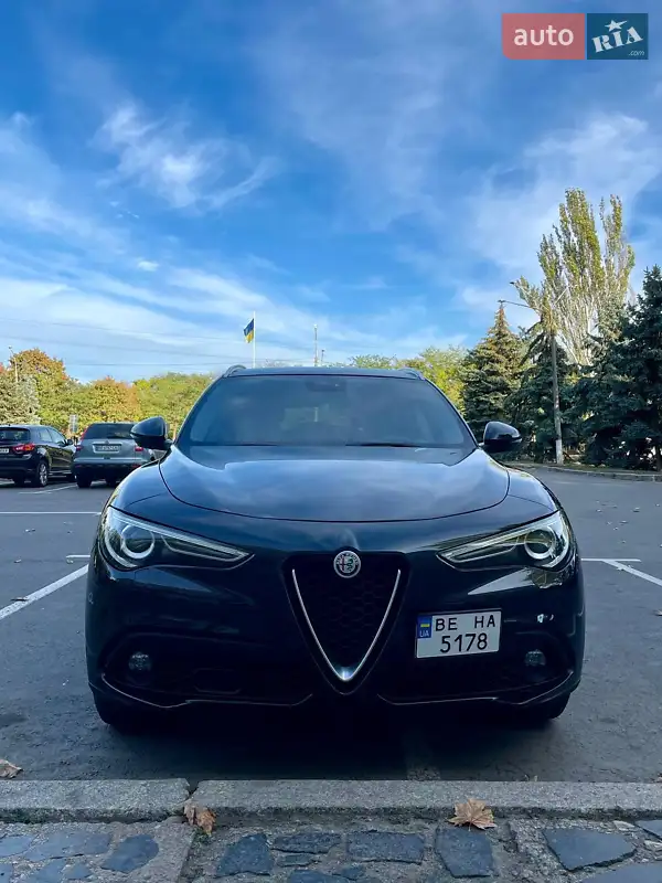Alfa Romeo Stelvio 2017