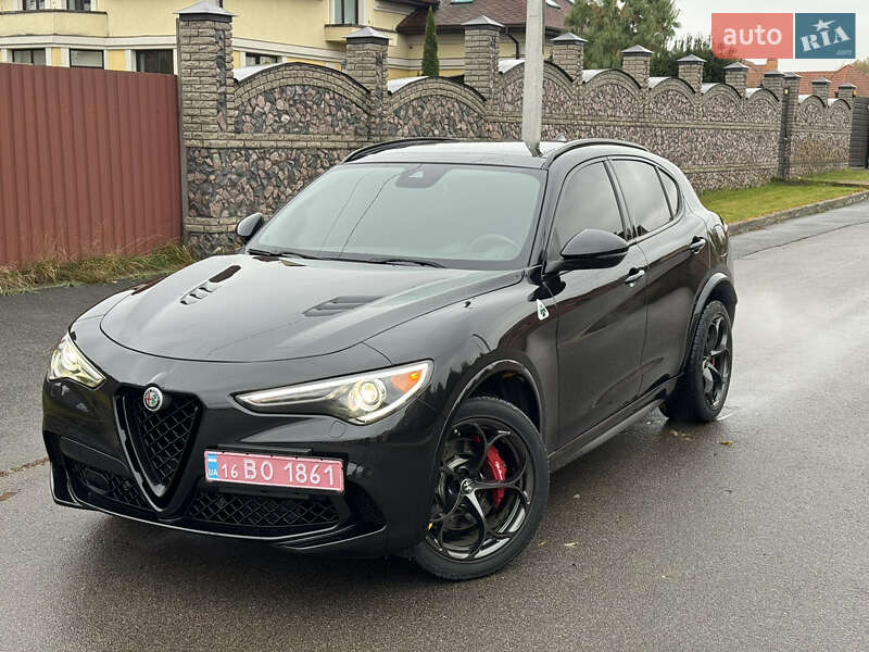 Внедорожник / Кроссовер Alfa Romeo Stelvio 2018 в 