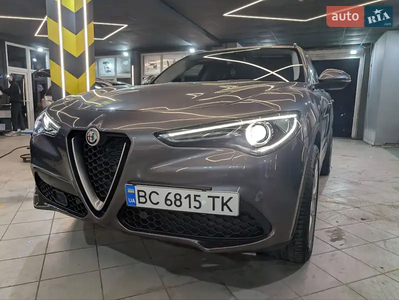 Alfa Romeo Stelvio 2017