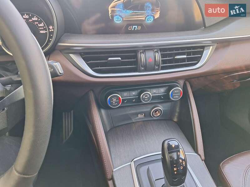 Позашляховик / Кросовер Alfa Romeo Stelvio 2017 в Чернівцях