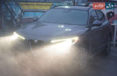 Внедорожник / Кроссовер Alfa Romeo Stelvio 2017 в Киеве