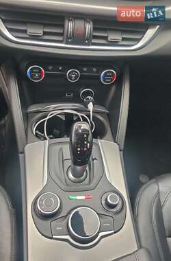 Внедорожник / Кроссовер Alfa Romeo Stelvio 2017 в 