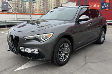 Позашляховик / Кросовер Alfa Romeo Stelvio 2021 в 