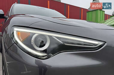 Позашляховик / Кросовер Alfa Romeo Stelvio 2021 в 