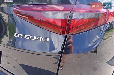 Внедорожник / Кроссовер Alfa Romeo Stelvio 2017 в 