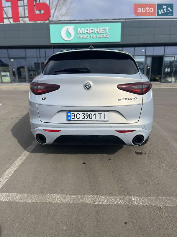 Позашляховик / Кросовер Alfa Romeo Stelvio 2020 в Києві