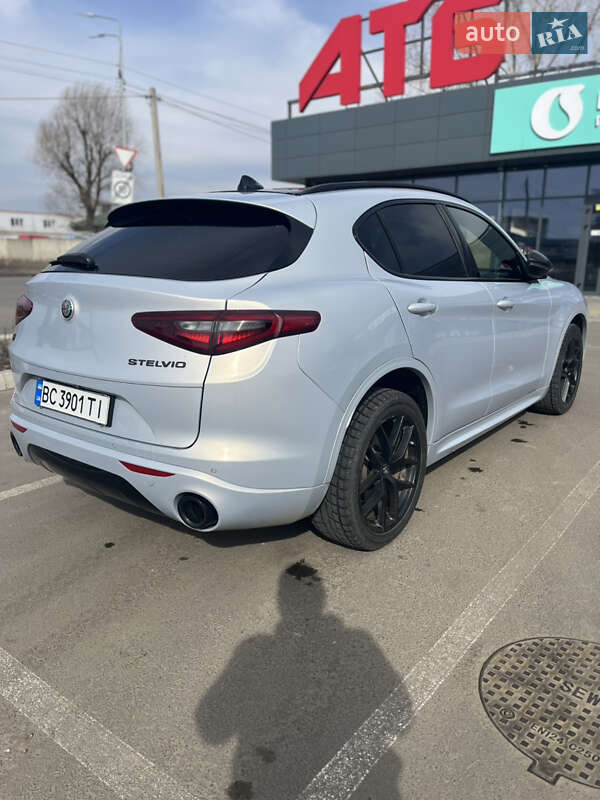 Позашляховик / Кросовер Alfa Romeo Stelvio 2020 в Києві