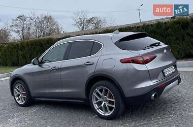 Позашляховик / Кросовер Alfa Romeo Stelvio 2018 в 