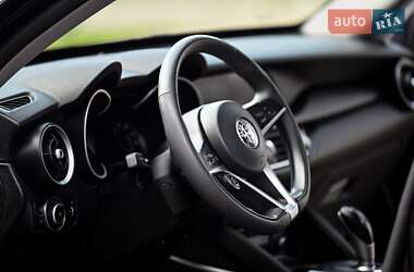 Внедорожник / Кроссовер Alfa Romeo Stelvio 2017 в 