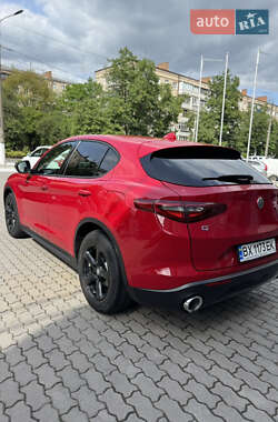 Позашляховик / Кросовер Alfa Romeo Stelvio 2018 в 
