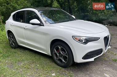 Позашляховик / Кросовер Alfa Romeo Stelvio 2021 в 
