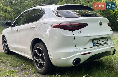 Позашляховик / Кросовер Alfa Romeo Stelvio 2021 в 