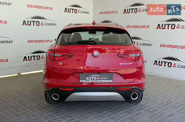 Позашляховик / Кросовер Alfa Romeo Stelvio 2017 в 